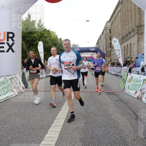 06.09.2026 - CURREX Alsterlauf Yannick Fuchs http://msf.ph/oto/10183538 06.09.2026 09:56:17 Ziel 2085, 2171, 2548, 3486, 3571, 4365, 4715, 5095, 5206, 5682, 5841, 6170, 6416, 6441, 8105 meine-sportfotos.de