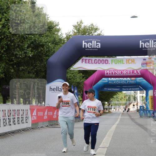 06.09.2026 - CURREX Alsterlauf Yannick Fuchs http://msf.ph/oto/10183560 06.09.2026 12:13:38 Ziel 1109, 1110 meine-sportfotos.de
