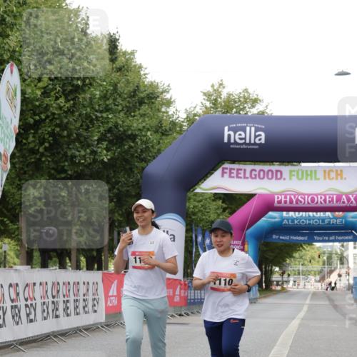 06.09.2026 - CURREX Alsterlauf Yannick Fuchs http://msf.ph/oto/10183604 06.09.2026 12:13:39 Ziel 1109, 1110 meine-sportfotos.de
