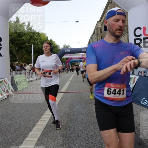 06.09.2026 - CURREX Alsterlauf Yannick Fuchs http://msf.ph/oto/10183717 06.09.2026 09:56:19 Ziel 2085, 2548, 3486, 3571, 4057, 4715, 5682, 5841, 6416, 6441, 8105, 8134 meine-sportfotos.de