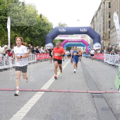 06.09.2026 - CURREX Alsterlauf Yannick Fuchs http://msf.ph/oto/10184718 06.09.2026 09:56:31 Ziel 2188, 2341, 2620, 3116, 3577, 4059, 4933, 5332, 5473, 5586, 5708, 5807, 6269, 8131 meine-sportfotos.de