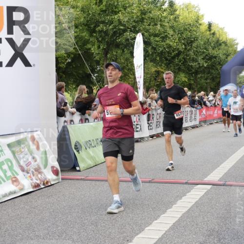 06.09.2026 - CURREX Alsterlauf Yannick Fuchs http://msf.ph/oto/10185142 06.09.2026 09:56:36 Ziel 2188, 2338, 2620, 3116, 3365, 4059, 4088, 4278, 4575, 5586, 5591, 5708, 5807, 5848, 6091, 6164, 6269 meine-sportfotos.de