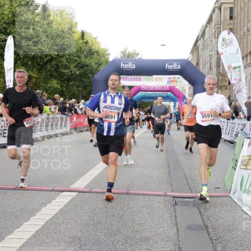 06.09.2026 - CURREX Alsterlauf Yannick Fuchs http://msf.ph/oto/10185229 06.09.2026 09:56:37 Ziel 2338, 2620, 3116, 3365, 4059, 4088, 4278, 4575, 5026, 5591, 5708, 5848, 6091, 6164, 6269, 8132 meine-sportfotos.de