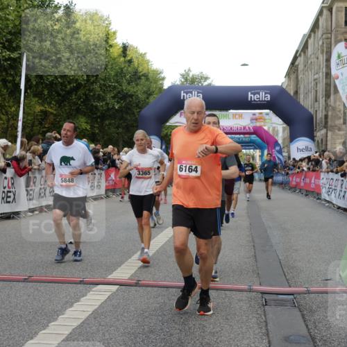06.09.2026 - CURREX Alsterlauf Yannick Fuchs http://msf.ph/oto/10185548 06.09.2026 09:56:39 Ziel 2338, 2620, 3116, 3365, 3606, 4059, 4088, 4278, 4575, 5026, 5591, 5708, 5848, 6048, 6091, 6164, 6269, 8080, 8132 meine-sportfotos.de
