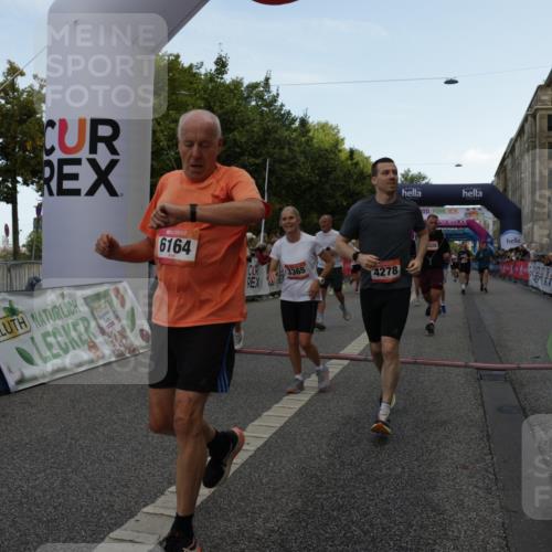 06.09.2026 - CURREX Alsterlauf Yannick Fuchs http://msf.ph/oto/10185672 06.09.2026 09:56:41 Ziel 2338, 2647, 2648, 2927, 3365, 3606, 4059, 4088, 4278, 4422, 4575, 5011, 5026, 5411, 5412, 5413, 5414, 5591, 5708, 5848, 6048, 6091, 6164, 6269, 8080, 8132 meine-sportfotos.de