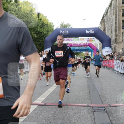 06.09.2026 - CURREX Alsterlauf Yannick Fuchs http://msf.ph/oto/10185749 06.09.2026 09:56:42 Ziel 2338, 2647, 2648, 2927, 3123, 3365, 3606, 4088, 4278, 4422, 4575, 5011, 5026, 5411, 5412, 5413, 5414, 5591, 5708, 5848, 6048, 6091, 6159, 6164, 6269, 8080, 8132 meine-sportfotos.de