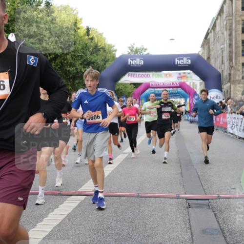 06.09.2026 - CURREX Alsterlauf Yannick Fuchs http://msf.ph/oto/10185877 06.09.2026 09:56:43 Ziel 2338, 2647, 2648, 2927, 3123, 3365, 3606, 4088, 4278, 4422, 4575, 5011, 5026, 5411, 5412, 5413, 5414, 5591, 5708, 5848, 6048, 6091, 6159, 6164, 8080, 8132 meine-sportfotos.de