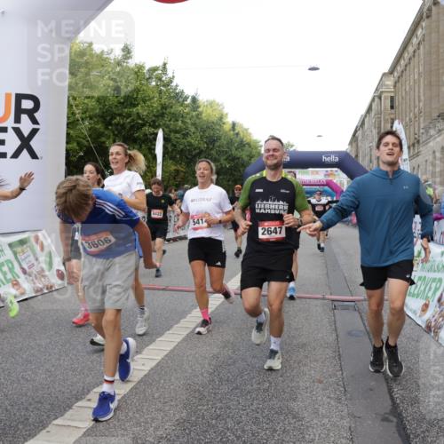 06.09.2026 - CURREX Alsterlauf Yannick Fuchs http://msf.ph/oto/10186139 06.09.2026 09:56:45 Ziel 2338, 2647, 2648, 2927, 3123, 3365, 3606, 3638, 4088, 4278, 4422, 5011, 5026, 5312, 5313, 5411, 5412, 5413, 5414, 5543, 5848, 5973, 6048, 6159, 6164, 8080, 8132 meine-sportfotos.de