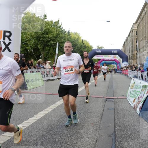06.09.2026 - CURREX Alsterlauf Yannick Fuchs http://msf.ph/oto/10186658 06.09.2026 09:56:50 Ziel 2236, 2647, 2648, 2927, 3123, 3606, 3638, 3689, 4126, 4422, 4717, 5011, 5312, 5313, 5411, 5412, 5413, 5414, 5543, 5719, 5973, 6048, 6159, 8080 meine-sportfotos.de