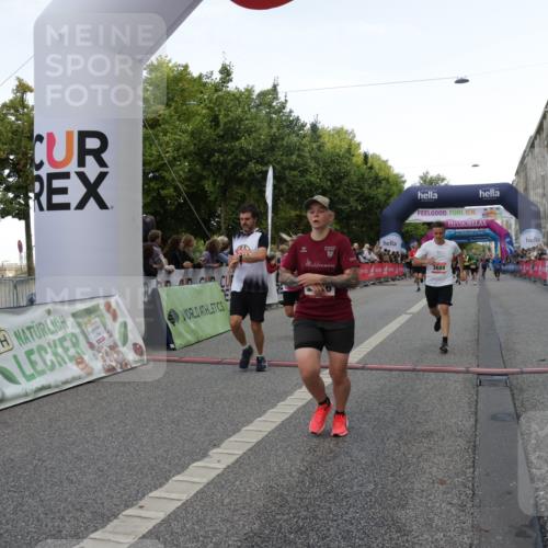06.09.2026 - CURREX Alsterlauf Yannick Fuchs http://msf.ph/oto/10186875 06.09.2026 09:56:52 Ziel 2236, 2647, 2648, 2927, 3123, 3609, 3638, 3689, 4126, 4422, 4717, 5011, 5312, 5313, 5411, 5412, 5413, 5414, 5543, 5719, 5973, 6159 meine-sportfotos.de