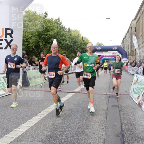 06.09.2026 - CURREX Alsterlauf Yannick Fuchs http://msf.ph/oto/10187659 06.09.2026 09:57:00 Ziel 2165, 2931, 3050, 3519, 3520, 3587, 3609, 3689, 3690, 3712, 3795, 4014, 4126, 4717, 4740, 5571, 5575, 5719, 5939, 6055, 6115, 8200 meine-sportfotos.de