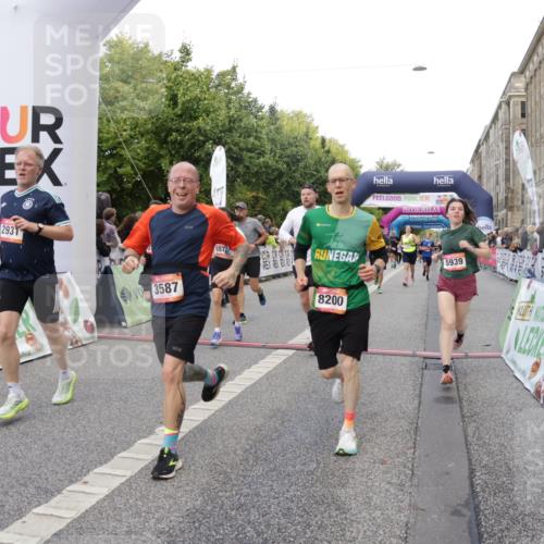 06.09.2026 - CURREX Alsterlauf Yannick Fuchs http://msf.ph/oto/10187684 06.09.2026 09:57:00 Ziel 2165, 2931, 3050, 3519, 3520, 3587, 3609, 3689, 3690, 3712, 3795, 4014, 4126, 4717, 4740, 5571, 5575, 5719, 5939, 6055, 6115, 8200 meine-sportfotos.de