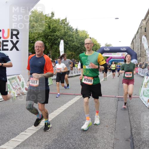06.09.2026 - CURREX Alsterlauf Yannick Fuchs http://msf.ph/oto/10187718 06.09.2026 09:57:00 Ziel 2165, 2931, 3050, 3519, 3520, 3587, 3609, 3689, 3690, 3712, 3795, 4014, 4126, 4717, 4740, 5571, 5575, 5719, 5939, 6055, 6115, 8200 meine-sportfotos.de