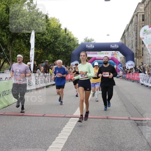 06.09.2026 - CURREX Alsterlauf Yannick Fuchs http://msf.ph/oto/10187787 06.09.2026 10:05:09 Ziel 2709, 2718, 3317, 3793, 4230, 4231, 4549, 4565, 4994, 5044, 5300, 5765, 6110, 6179, 6209, 6251, 6253, 8064, 8099, 8298 meine-sportfotos.de