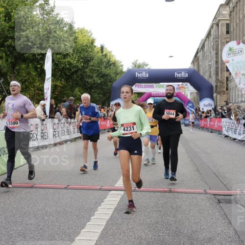 06.09.2026 - CURREX Alsterlauf Yannick Fuchs http://msf.ph/oto/10187811 06.09.2026 10:05:10 Ziel 2709, 2718, 3317, 3793, 4230, 4231, 4549, 4565, 4994, 5044, 5300, 5765, 6110, 6179, 6209, 6251, 6253, 8064, 8099 meine-sportfotos.de
