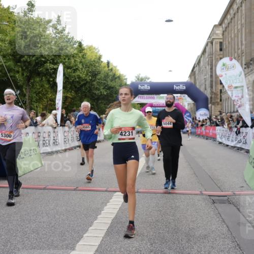 06.09.2026 - CURREX Alsterlauf Yannick Fuchs http://msf.ph/oto/10187841 06.09.2026 10:05:10 Ziel 2709, 2718, 3317, 3793, 4230, 4231, 4549, 4565, 4994, 5044, 5300, 5765, 6110, 6179, 6209, 6251, 6253, 8064, 8099 meine-sportfotos.de