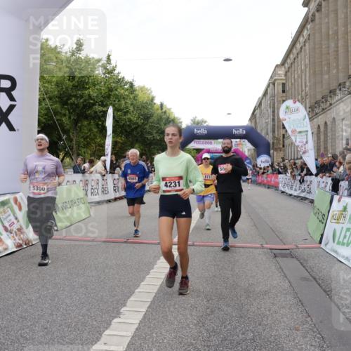 06.09.2026 - CURREX Alsterlauf Yannick Fuchs http://msf.ph/oto/10187857 06.09.2026 10:05:10 Ziel 2709, 2718, 3317, 3793, 4230, 4231, 4549, 4565, 4994, 5044, 5300, 5765, 6110, 6179, 6209, 6251, 6253, 8064, 8099 meine-sportfotos.de