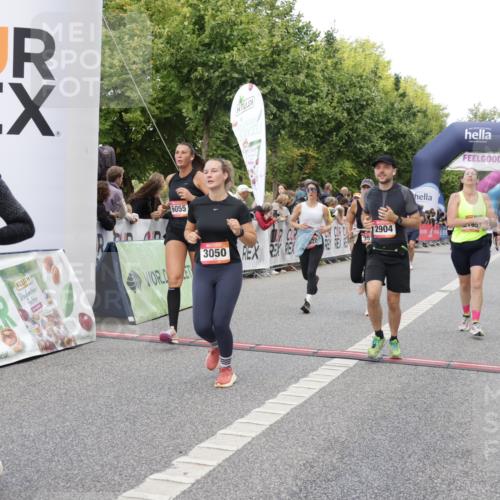 06.09.2026 - CURREX Alsterlauf Yannick Fuchs http://msf.ph/oto/10187874 06.09.2026 09:57:03 Ziel 2165, 2931, 2968, 3050, 3519, 3520, 3587, 3609, 3690, 3712, 3795, 4014, 4740, 5166, 5320, 5571, 5575, 5939, 6055, 6115, 8167, 8200 meine-sportfotos.de