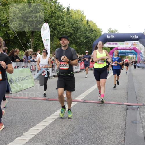 06.09.2026 - CURREX Alsterlauf Yannick Fuchs http://msf.ph/oto/10187920 06.09.2026 09:57:04 Ziel 2165, 2931, 2968, 3050, 3519, 3520, 3587, 3609, 3690, 3694, 3712, 3795, 4014, 4740, 5166, 5320, 5571, 5575, 5939, 6055, 6115, 8167, 8200 meine-sportfotos.de