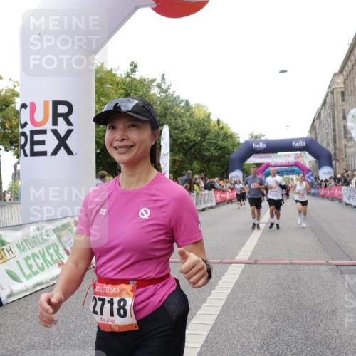 06.09.2026 - CURREX Alsterlauf Yannick Fuchs http://msf.ph/oto/10187989 06.09.2026 10:05:15 Ziel 2718, 4230, 4231, 4565, 4994, 5044, 5300, 6110, 6155, 6209, 6242, 6392, 8064, 8243 meine-sportfotos.de