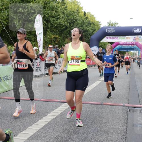 06.09.2026 - CURREX Alsterlauf Yannick Fuchs http://msf.ph/oto/10187999 06.09.2026 09:57:05 Ziel 2165, 2931, 2968, 3050, 3519, 3520, 3587, 3690, 3694, 3712, 3795, 4014, 4740, 5166, 5320, 5571, 5575, 5939, 6055, 6115, 8167, 8200 meine-sportfotos.de