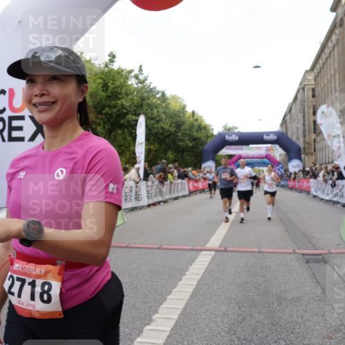 06.09.2026 - CURREX Alsterlauf Yannick Fuchs http://msf.ph/oto/10188000 06.09.2026 10:05:15 Ziel 2718, 4230, 4231, 4565, 4994, 5044, 5300, 6110, 6155, 6209, 6242, 6392, 8064, 8243 meine-sportfotos.de