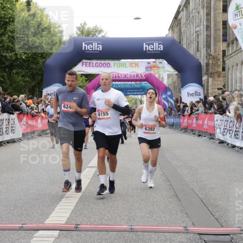 06.09.2026 - CURREX Alsterlauf Yannick Fuchs http://msf.ph/oto/10188018 06.09.2026 10:05:16 Ziel 2195, 2718, 4230, 4231, 4565, 4994, 5044, 5300, 6110, 6155, 6242, 6392, 8243 meine-sportfotos.de