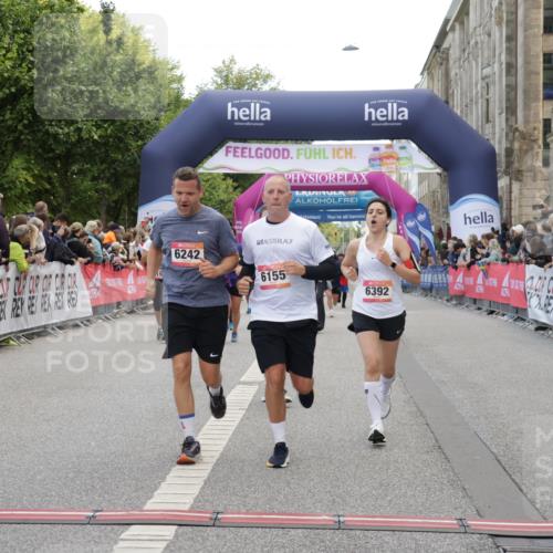 06.09.2026 - CURREX Alsterlauf Yannick Fuchs http://msf.ph/oto/10188043 06.09.2026 10:05:16 Ziel 2195, 2718, 4230, 4231, 4565, 4994, 5044, 5300, 6110, 6155, 6242, 6392, 8243 meine-sportfotos.de