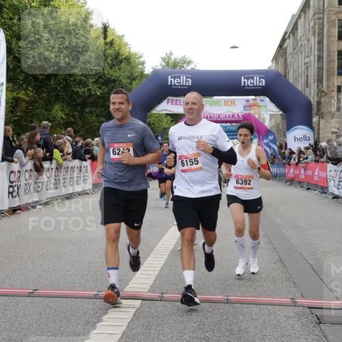 06.09.2026 - CURREX Alsterlauf Yannick Fuchs http://msf.ph/oto/10188129 06.09.2026 10:05:17 Ziel 1239, 2195, 2718, 3737, 3838, 4230, 4231, 4565, 4769, 4994, 5044, 5300, 6110, 6155, 6242, 6392, 8243 meine-sportfotos.de