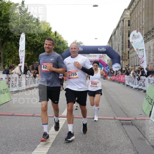 06.09.2026 - CURREX Alsterlauf Yannick Fuchs http://msf.ph/oto/10188207 06.09.2026 10:05:17 Ziel 1239, 2195, 2718, 3737, 3838, 4230, 4231, 4565, 4769, 4994, 5044, 5300, 6110, 6155, 6242, 6392, 8243 meine-sportfotos.de