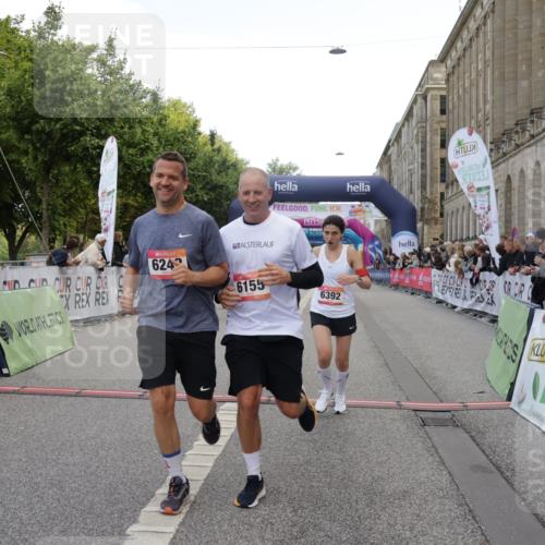 06.09.2026 - CURREX Alsterlauf Yannick Fuchs http://msf.ph/oto/10188222 06.09.2026 10:05:18 Ziel 1239, 2195, 2718, 3011, 3336, 3737, 3838, 4230, 4565, 4769, 4994, 5044, 6110, 6155, 6242, 6392, 8243 meine-sportfotos.de