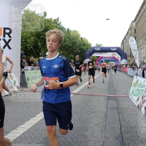 06.09.2026 - CURREX Alsterlauf Yannick Fuchs http://msf.ph/oto/10188241 06.09.2026 09:57:07 Ziel 2056, 2165, 2968, 3050, 3519, 3520, 3690, 3694, 3712, 3795, 4014, 4740, 4870, 5166, 5320, 5565, 5571, 5575, 5939, 6055, 6115, 8107, 8167 meine-sportfotos.de
