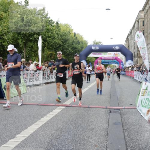 06.09.2026 - CURREX Alsterlauf Yannick Fuchs http://msf.ph/oto/10188276 06.09.2026 09:57:07 Ziel 2056, 2165, 2968, 3050, 3519, 3520, 3690, 3694, 3712, 3795, 4014, 4740, 4870, 5166, 5320, 5565, 5571, 5575, 5939, 6055, 6115, 8107, 8167 meine-sportfotos.de