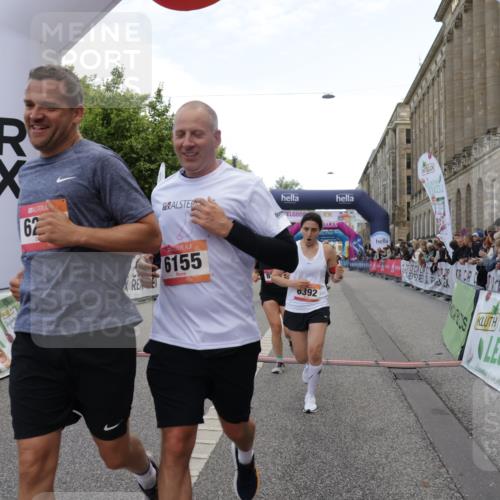 06.09.2026 - CURREX Alsterlauf Yannick Fuchs http://msf.ph/oto/10188297 06.09.2026 10:05:18 Ziel 1239, 2195, 2718, 3011, 3336, 3737, 3838, 4230, 4565, 4769, 4994, 5044, 6110, 6155, 6242, 6392, 8243 meine-sportfotos.de