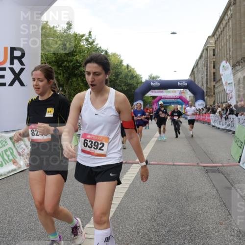 06.09.2026 - CURREX Alsterlauf Yannick Fuchs http://msf.ph/oto/10188377 06.09.2026 10:05:20 Ziel 1239, 2195, 2718, 3011, 3336, 3737, 3838, 4151, 4642, 4769, 6155, 6242, 6392, 8243 meine-sportfotos.de