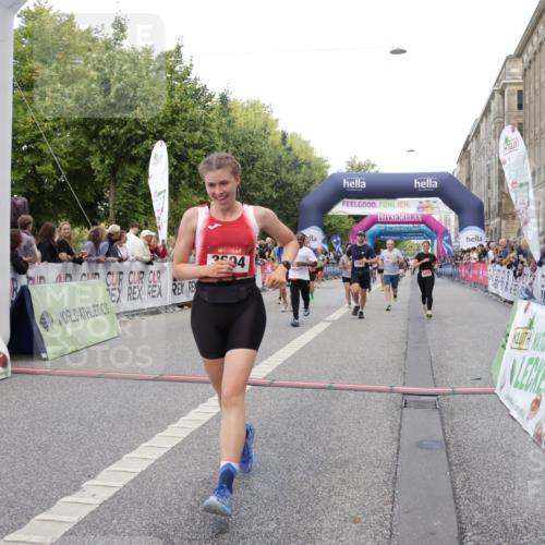06.09.2026 - CURREX Alsterlauf Yannick Fuchs http://msf.ph/oto/10188409 06.09.2026 09:57:09 Ziel 2056, 2165, 2557, 2968, 3050, 3349, 3505, 3519, 3520, 3622, 3690, 3694, 3795, 4014, 4740, 4870, 5166, 5320, 5565, 6055, 6071, 6394, 8107, 8167 meine-sportfotos.de