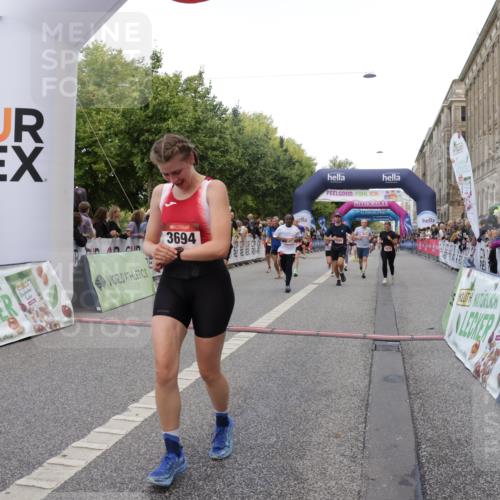 06.09.2026 - CURREX Alsterlauf Yannick Fuchs http://msf.ph/oto/10188437 06.09.2026 09:57:10 Ziel 2056, 2165, 2557, 2968, 3050, 3349, 3505, 3519, 3520, 3622, 3690, 3694, 4870, 5166, 5320, 5565, 6055, 6071, 6394, 8107, 8167 meine-sportfotos.de