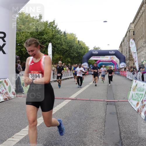 06.09.2026 - CURREX Alsterlauf Yannick Fuchs http://msf.ph/oto/10188448 06.09.2026 09:57:10 Ziel 2056, 2165, 2557, 2968, 3050, 3349, 3505, 3519, 3520, 3622, 3690, 3694, 4870, 5166, 5320, 5565, 6055, 6071, 6394, 8107, 8167 meine-sportfotos.de