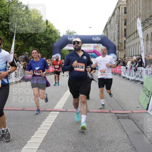 06.09.2026 - CURREX Alsterlauf Yannick Fuchs http://msf.ph/oto/10188505 06.09.2026 10:05:22 Ziel 1239, 2195, 3011, 3336, 3737, 3838, 3890, 4151, 4642, 4769, 6155, 6242, 6392, 8243 meine-sportfotos.de