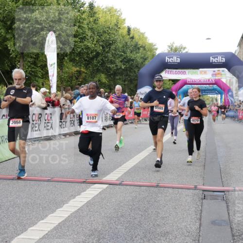 06.09.2026 - CURREX Alsterlauf Yannick Fuchs http://msf.ph/oto/10188546 06.09.2026 09:57:11 Ziel 2056, 2165, 2311, 2557, 2968, 3349, 3505, 3519, 3520, 3622, 3690, 3694, 4870, 5166, 5320, 5565, 6071, 6394, 8107, 8167 meine-sportfotos.de