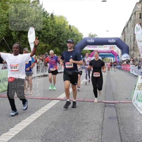 06.09.2026 - CURREX Alsterlauf Yannick Fuchs http://msf.ph/oto/10188624 06.09.2026 09:57:12 Ziel 2056, 2311, 2557, 2968, 3349, 3505, 3622, 3690, 3694, 4870, 5166, 5320, 5565, 6071, 6394, 6396, 8107, 8167 meine-sportfotos.de