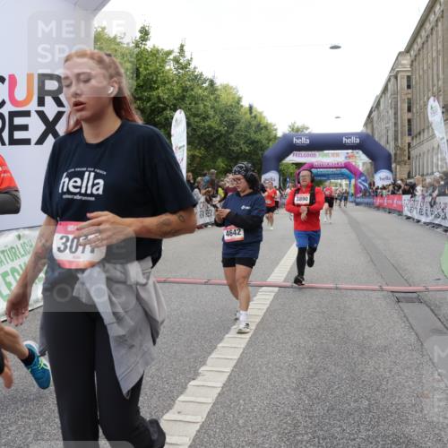06.09.2026 - CURREX Alsterlauf Yannick Fuchs http://msf.ph/oto/10188778 06.09.2026 10:05:26 Ziel 1239, 2195, 2310, 3011, 3315, 3336, 3527, 3528, 3737, 3838, 3890, 4151, 4642, 4769 meine-sportfotos.de