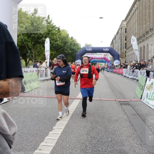 06.09.2026 - CURREX Alsterlauf Yannick Fuchs http://msf.ph/oto/10188815 06.09.2026 10:05:27 Ziel 1239, 2195, 2310, 3011, 3315, 3336, 3527, 3528, 3737, 3838, 3890, 4151, 4642, 4769, 5349 meine-sportfotos.de