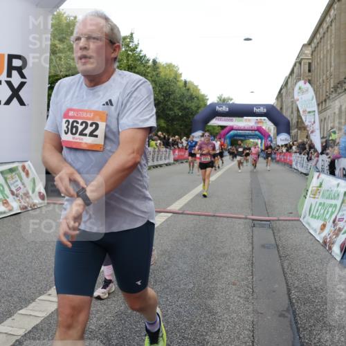 06.09.2026 - CURREX Alsterlauf Yannick Fuchs http://msf.ph/oto/10188822 06.09.2026 09:57:15 Ziel 2056, 2311, 2557, 2900, 3349, 3505, 3622, 3673, 3694, 4870, 5166, 5320, 5345, 5398, 5565, 6071, 6394, 6396, 8093, 8107 meine-sportfotos.de