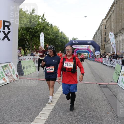 06.09.2026 - CURREX Alsterlauf Yannick Fuchs http://msf.ph/oto/10188826 06.09.2026 10:05:27 Ziel 1239, 2195, 2310, 3011, 3315, 3336, 3527, 3528, 3737, 3838, 3890, 4151, 4642, 4769, 5349 meine-sportfotos.de