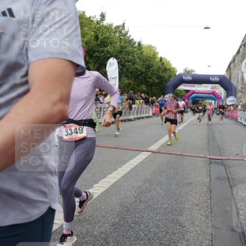 06.09.2026 - CURREX Alsterlauf Yannick Fuchs http://msf.ph/oto/10188837 06.09.2026 09:57:15 Ziel 2056, 2311, 2557, 2900, 3349, 3505, 3622, 3673, 3694, 4870, 5166, 5320, 5345, 5398, 5565, 6071, 6394, 6396, 8093, 8107 meine-sportfotos.de