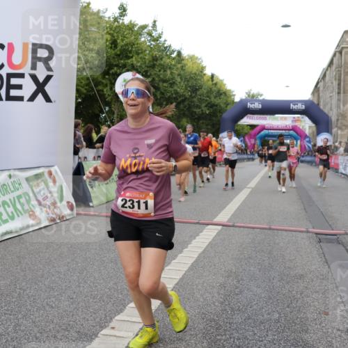 06.09.2026 - CURREX Alsterlauf Yannick Fuchs http://msf.ph/oto/10188928 06.09.2026 09:57:17 Ziel 2056, 2311, 2557, 2900, 3349, 3505, 3622, 3673, 3978, 4870, 5345, 5398, 5565, 6071, 6119, 6279, 6394, 6396, 8093, 8107, 8198 meine-sportfotos.de