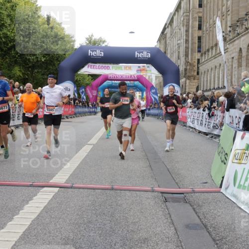 06.09.2026 - CURREX Alsterlauf Yannick Fuchs http://msf.ph/oto/10188969 06.09.2026 09:57:18 Ziel 2056, 2311, 2557, 2900, 3349, 3505, 3622, 3673, 3978, 4870, 5345, 5398, 5565, 6071, 6119, 6279, 6394, 6396, 8093, 8107, 8198 meine-sportfotos.de