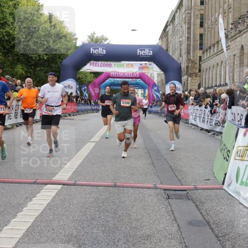 06.09.2026 - CURREX Alsterlauf Yannick Fuchs http://msf.ph/oto/10188985 06.09.2026 09:57:18 Ziel 2056, 2311, 2557, 2900, 3349, 3505, 3622, 3673, 3978, 4870, 5345, 5398, 5565, 6071, 6119, 6279, 6394, 6396, 8093, 8107, 8198 meine-sportfotos.de