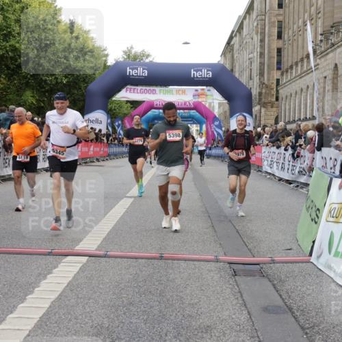 06.09.2026 - CURREX Alsterlauf Yannick Fuchs http://msf.ph/oto/10189030 06.09.2026 09:57:19 Ziel 2056, 2311, 2557, 2900, 3349, 3505, 3622, 3673, 3978, 4870, 5345, 5398, 5565, 6071, 6119, 6279, 6394, 6396, 8093, 8107, 8198 meine-sportfotos.de